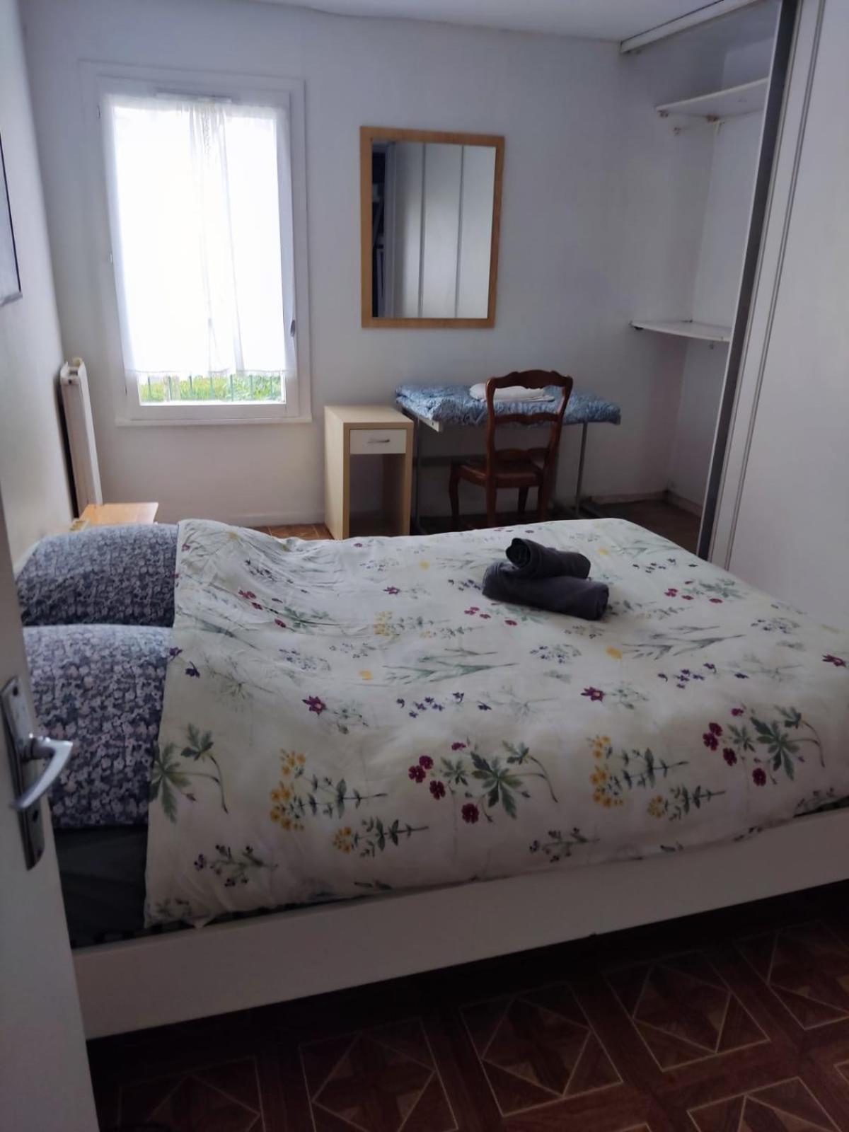 מונטיגני-לה-ברטונאוקס Maison De Ville 102M2 3 Chambres מראה חיצוני תמונה