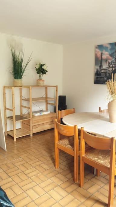 מונטיגני-לה-ברטונאוקס Maison De Ville 102M2 3 Chambres מראה חיצוני תמונה