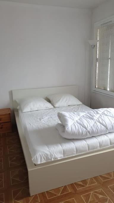 מונטיגני-לה-ברטונאוקס Maison De Ville 102M2 3 Chambres מראה חיצוני תמונה