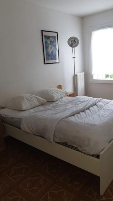 מונטיגני-לה-ברטונאוקס Maison De Ville 102M2 3 Chambres מראה חיצוני תמונה