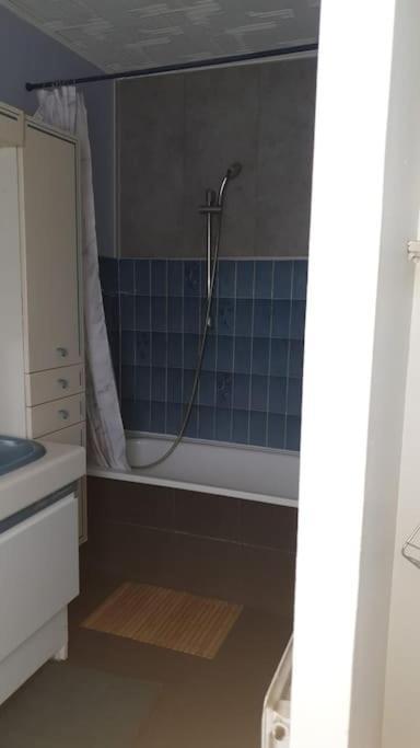מונטיגני-לה-ברטונאוקס Maison De Ville 102M2 3 Chambres מראה חיצוני תמונה