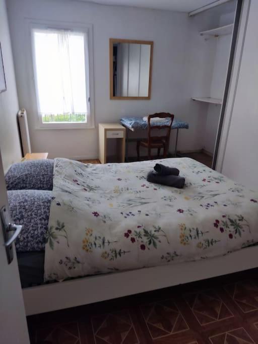 מונטיגני-לה-ברטונאוקס Maison De Ville 102M2 3 Chambres מראה חיצוני תמונה