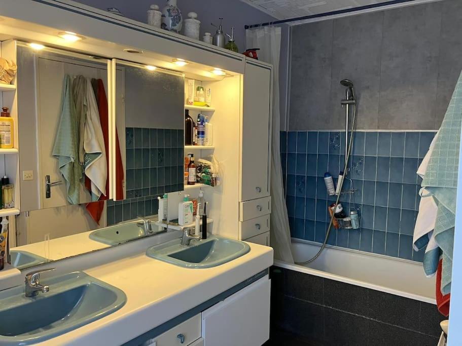 מונטיגני-לה-ברטונאוקס Maison De Ville 102M2 3 Chambres מראה חיצוני תמונה